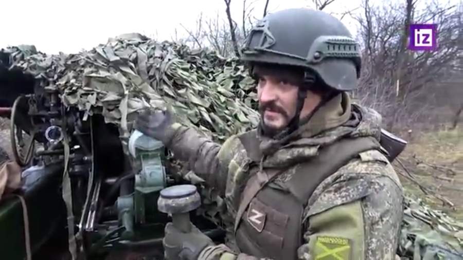 Боец показал «Известиям», как заряжается «Гиацинт-Б» | Видео | Известия ...